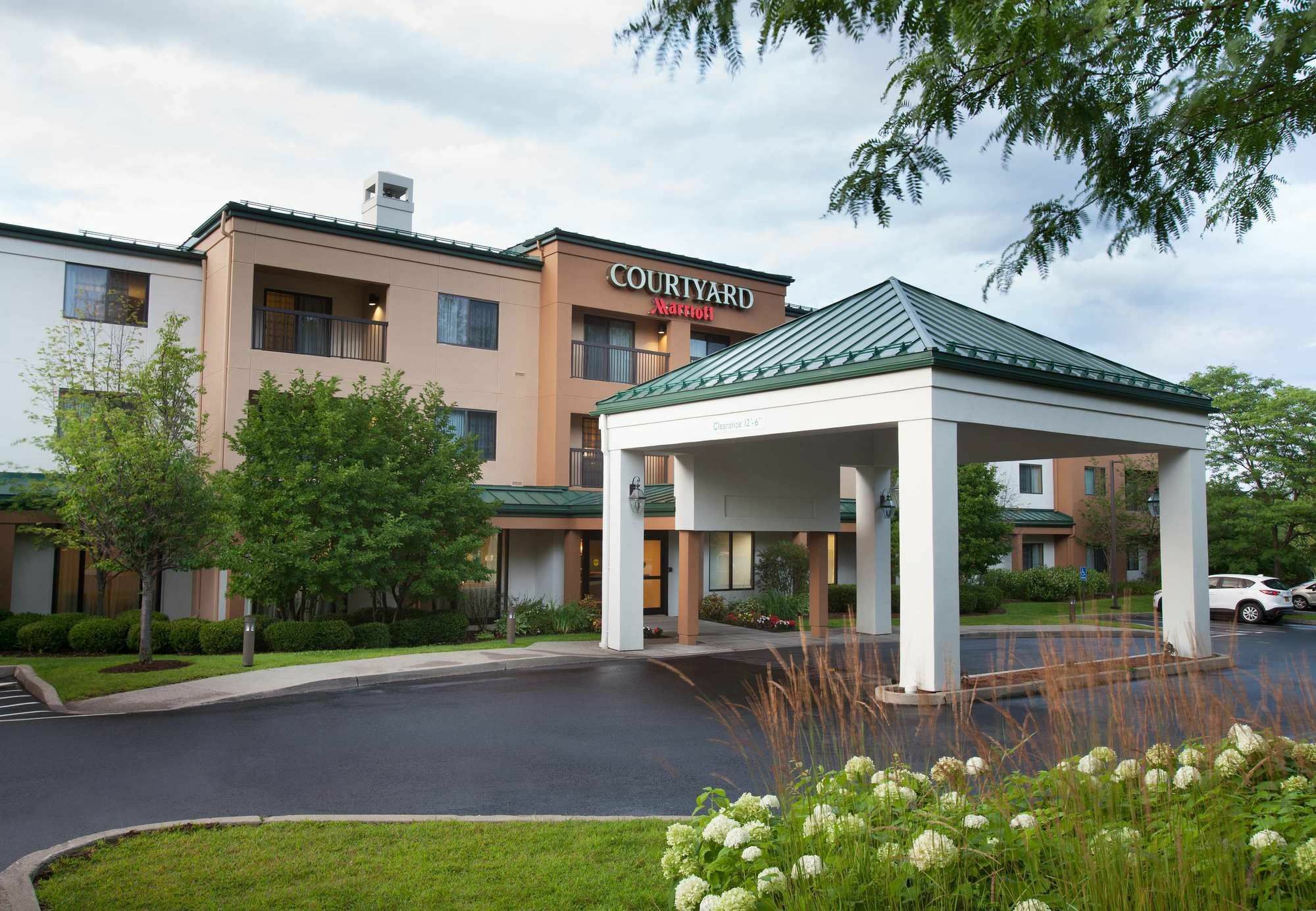 Hotel Courtyard Burlington Williston Exteriér fotografie